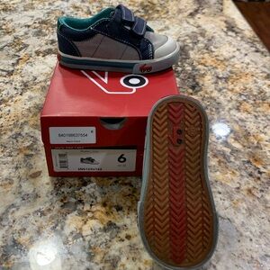 See Kai Run Gray Waylon Sneakers